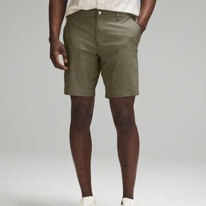 lululemon ABC Classic-Fit
Short 9" *Warpstreme army green